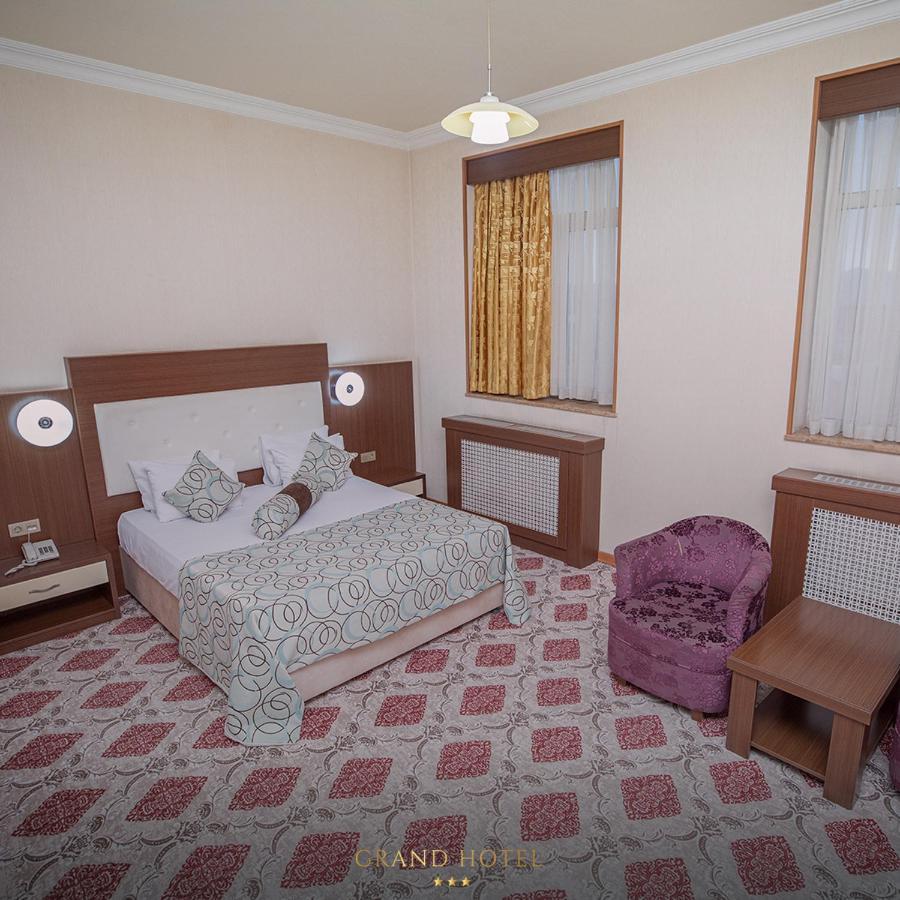 Grand Nakhchivan Hotel ภายนอก รูปภาพ
