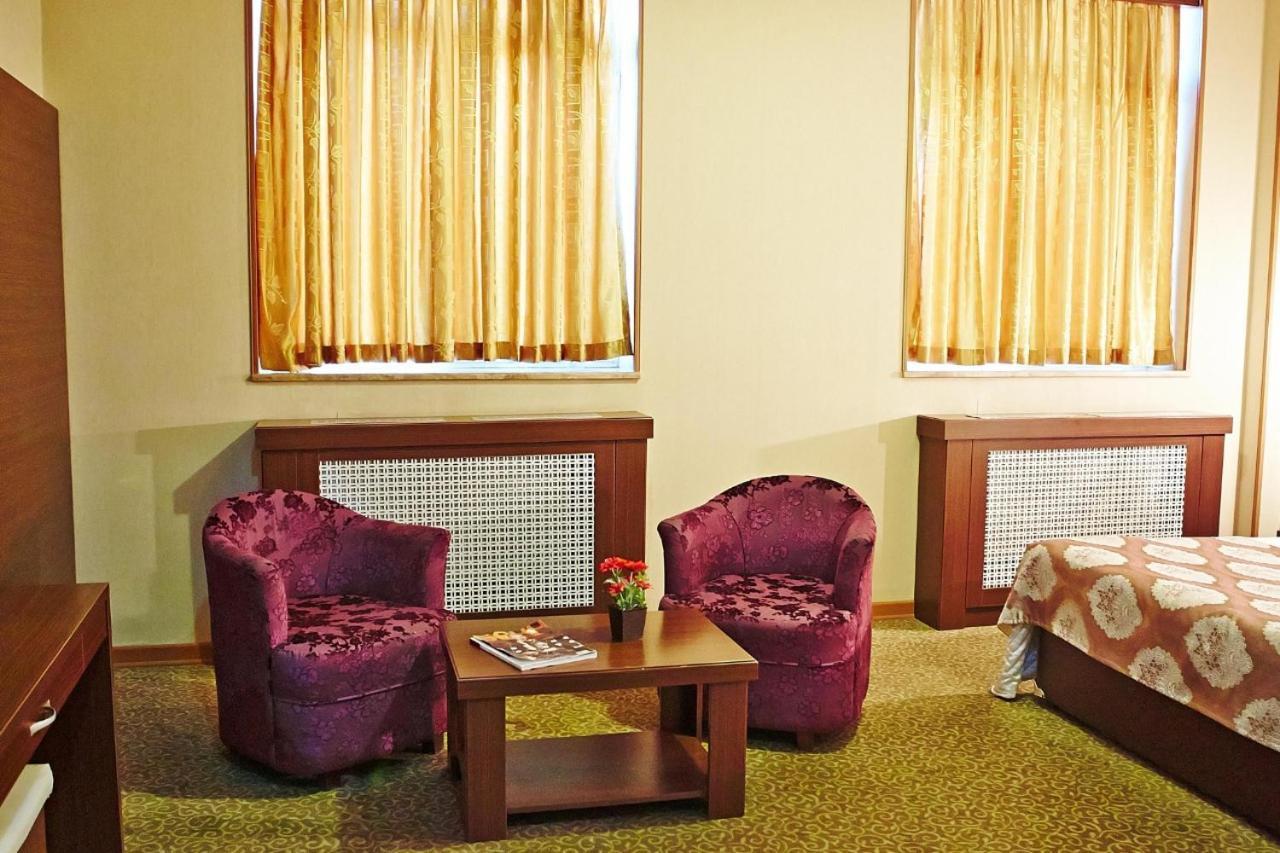 Grand Nakhchivan Hotel ภายนอก รูปภาพ