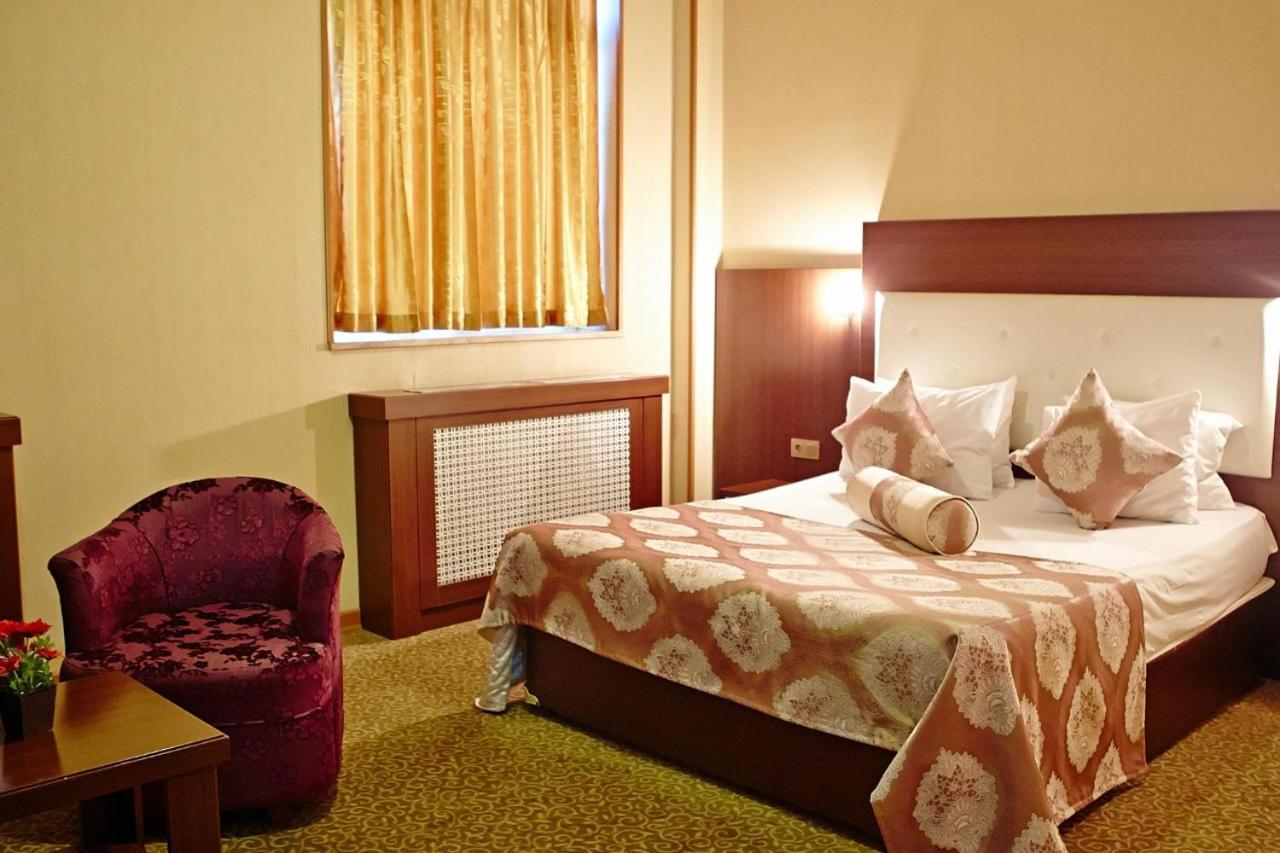 Grand Nakhchivan Hotel ภายนอก รูปภาพ