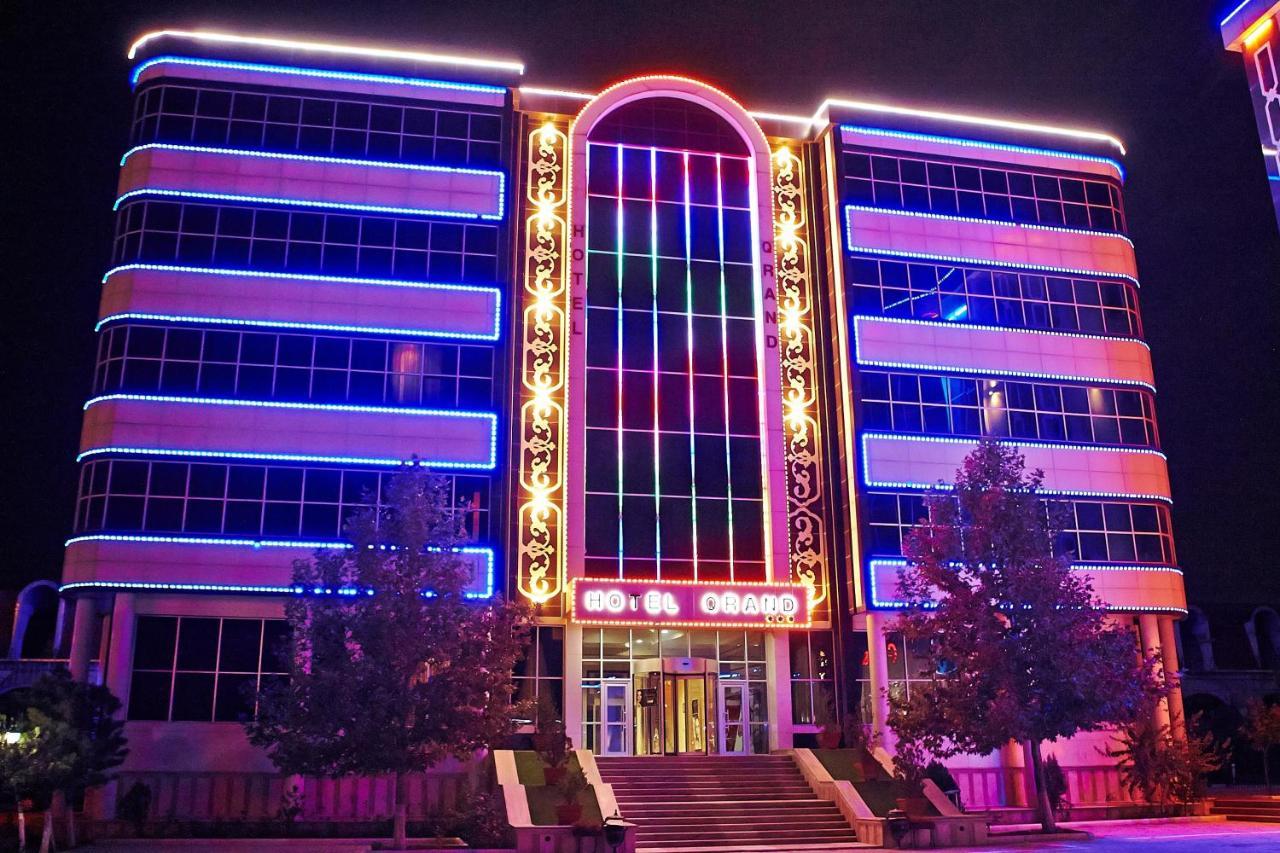 Grand Nakhchivan Hotel ภายนอก รูปภาพ