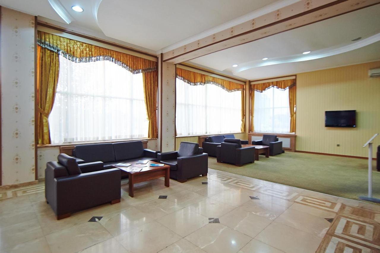 Grand Nakhchivan Hotel ภายนอก รูปภาพ