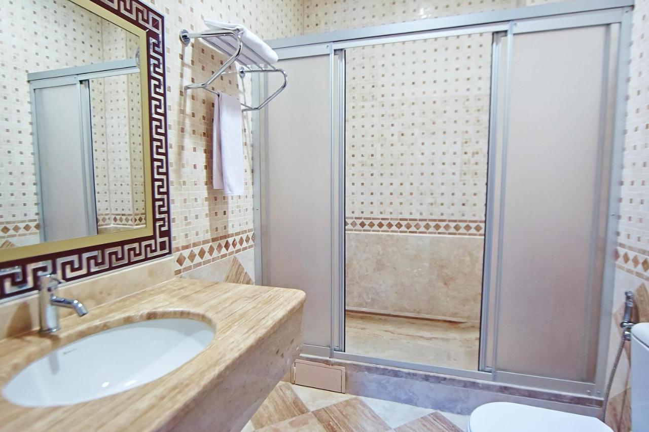 Grand Nakhchivan Hotel ภายนอก รูปภาพ