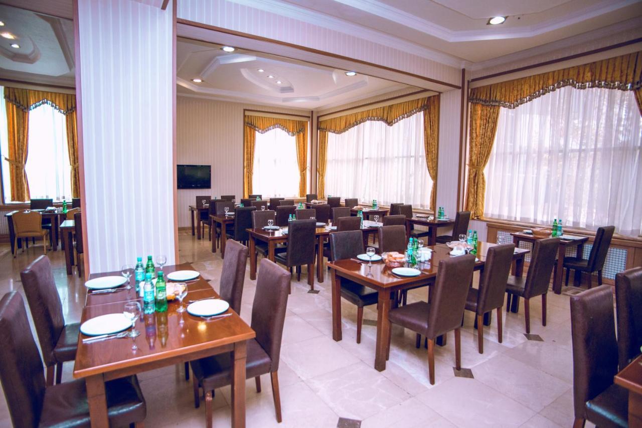 Grand Nakhchivan Hotel ภายนอก รูปภาพ